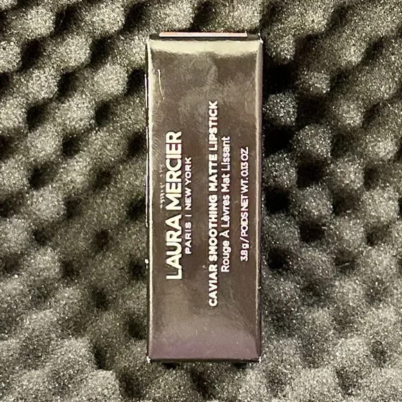 Laura Mercier Caviar Smoothing Matte Lipstick - Picture 3 of 10